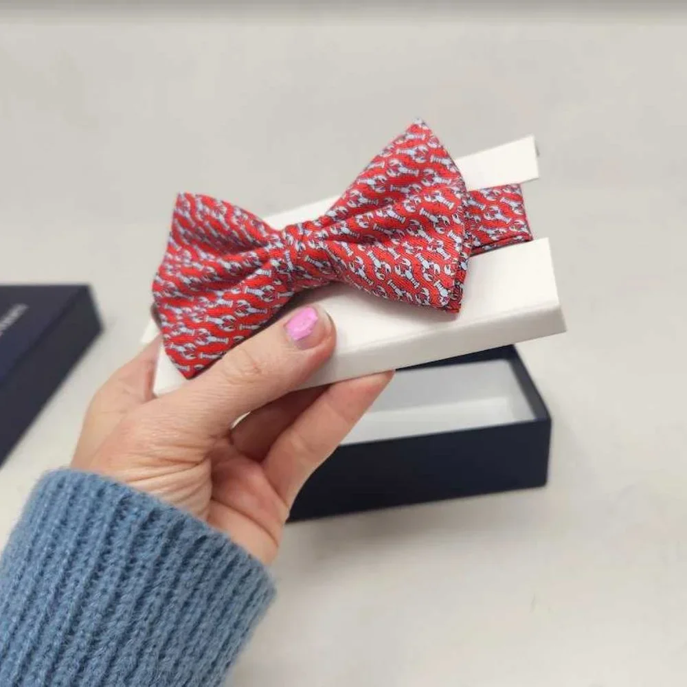 New boys Vineyard Vines classic lobsters red bow tie